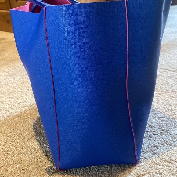 Macy’s Bright Blue Tote Bag Pink Interior - Picture 2 of 5